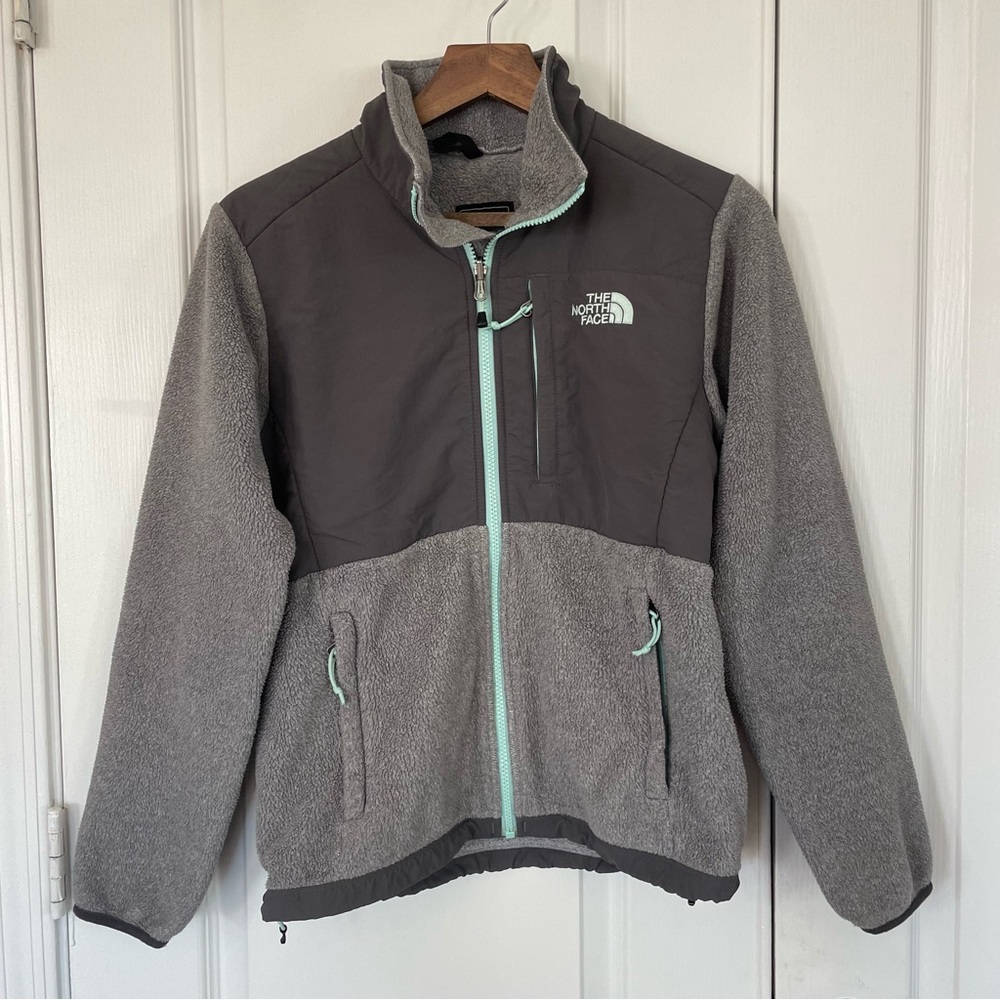 The North Face Light Gray Fleece Denali Full-zip Woman’s Jacket - Small